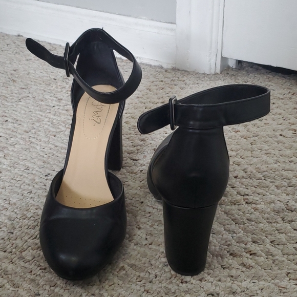 Black chunky heels - Picture 2 of 2